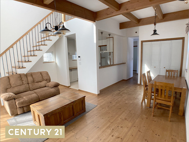 八戸市西白山台四丁目の中古住宅のご紹介です♪